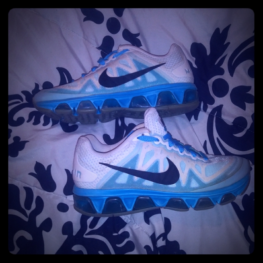 Womens 6.5 blue Nike Air max